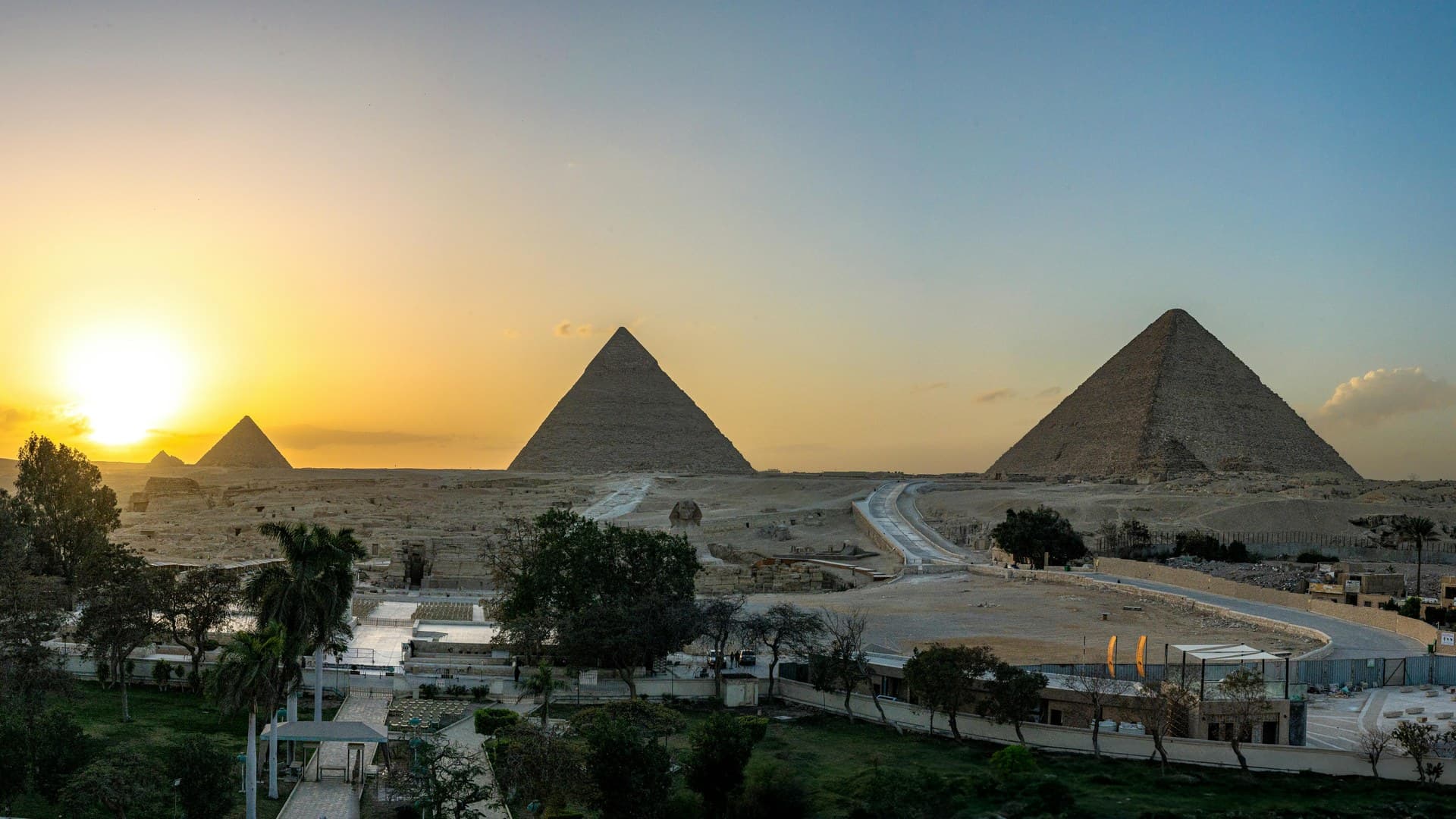 Pyramids of Giza — view 7